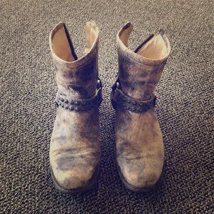 Frye Phillip Studded Harness Boot sz 8.5